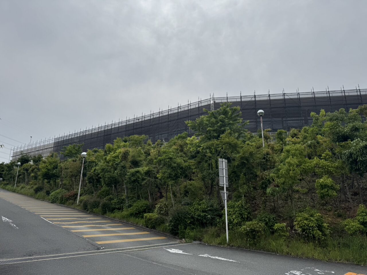 猪名川町 大規模商業施設の仮設足場施工写真